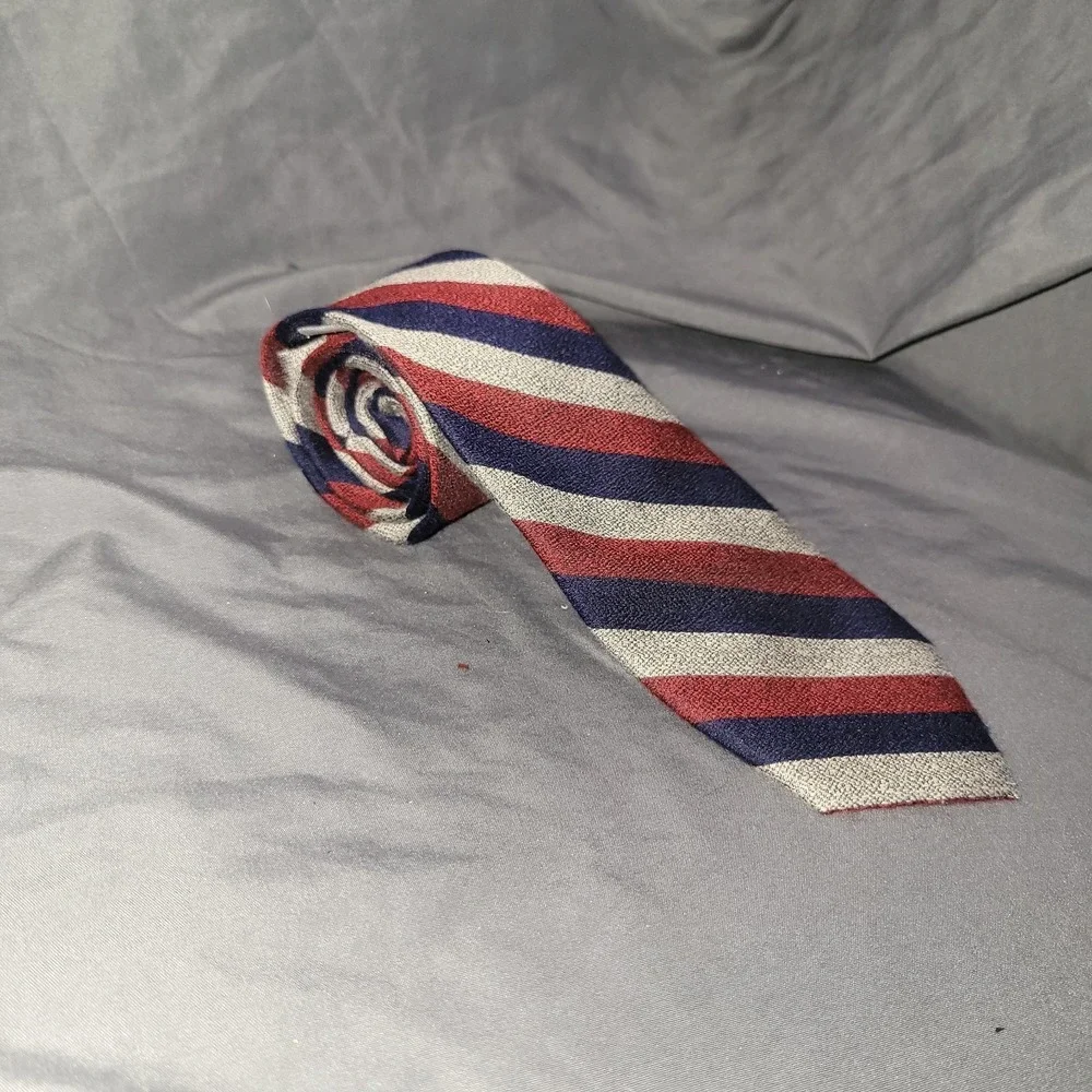 Men's Knottery New York Striped Poly Blend Neck Tie Red, Grey, Blue